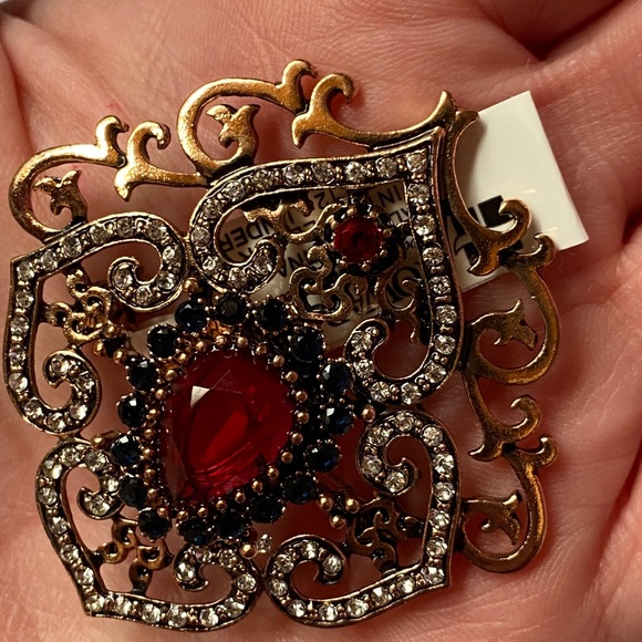 Beautiful Brooch by Howard’s Love in spades - Picture 7 of 10